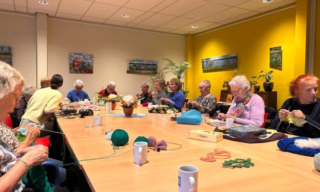 Breiclub in De Bilt zorgt voor samenhorigheid tijdens de week tegen eenzaamheid.