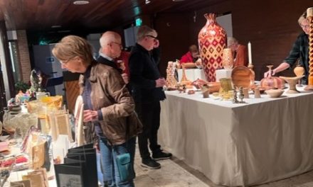 Opening van de expositie “Kunst Uit Eigen Provincie” verbindt mensen door kunst