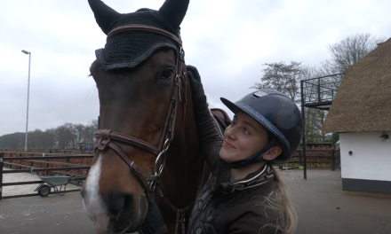 Chiara van der Linden (18); regionaal kampioen springpaarden.