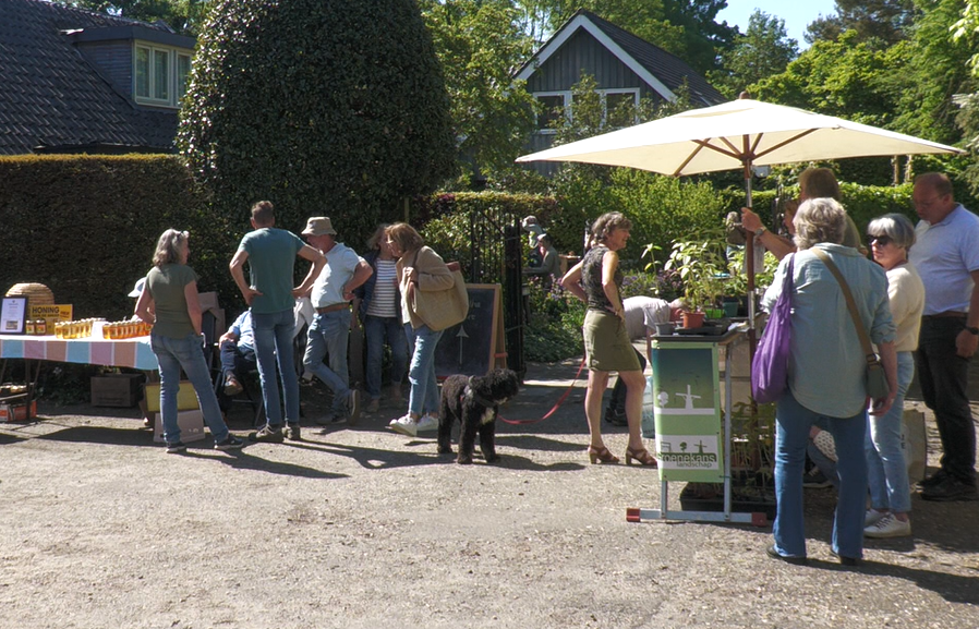 Familie Copijn opent hun tuin voor de jaarlijkse tuinmarkt in Groenekan