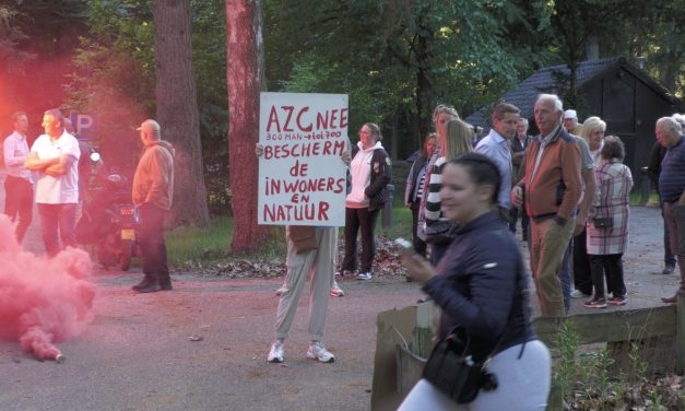 Protest tegen AZC-plan op Berg en Bosch: ‘Het is gewoon geen goede locatie’