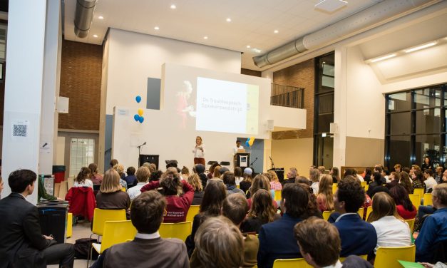 Tegenovergestelde prestaties op havo en vwo, zo kunnen deze twee scholen in De Bilt nog wat van elkaar leren.