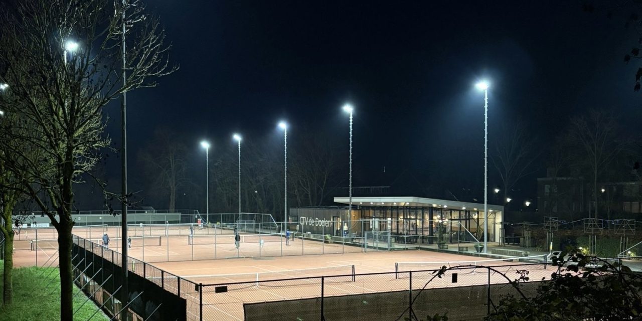 Tennisvereniging C.T.V. De Doelen maakt de kersttijd voor ouderen een stukje mooier