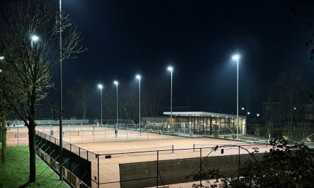 Tennisvereniging C.T.V. De Doelen maakt de kersttijd voor ouderen een stukje mooier