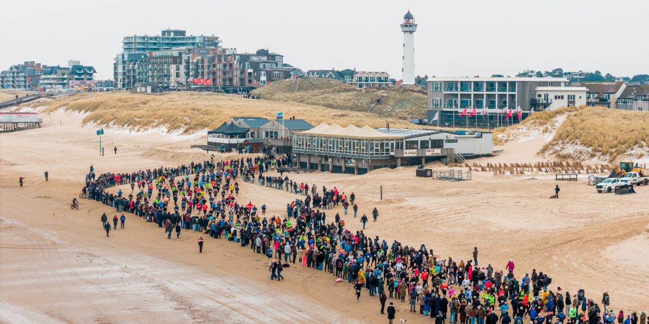 Ondanks koude weersomstandigheden opnieuw massaal succes voor Egmond Halve Marathon