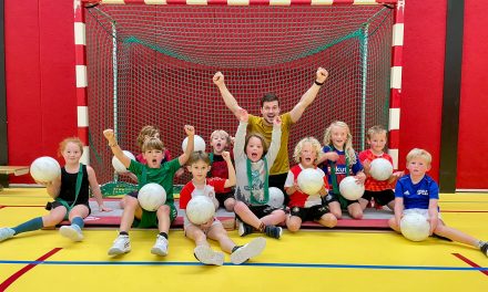 Voetbaltrainer Mitchell van Oorschot: ‘We noemen onszelf het leukste voetbalteam van Culemborg’