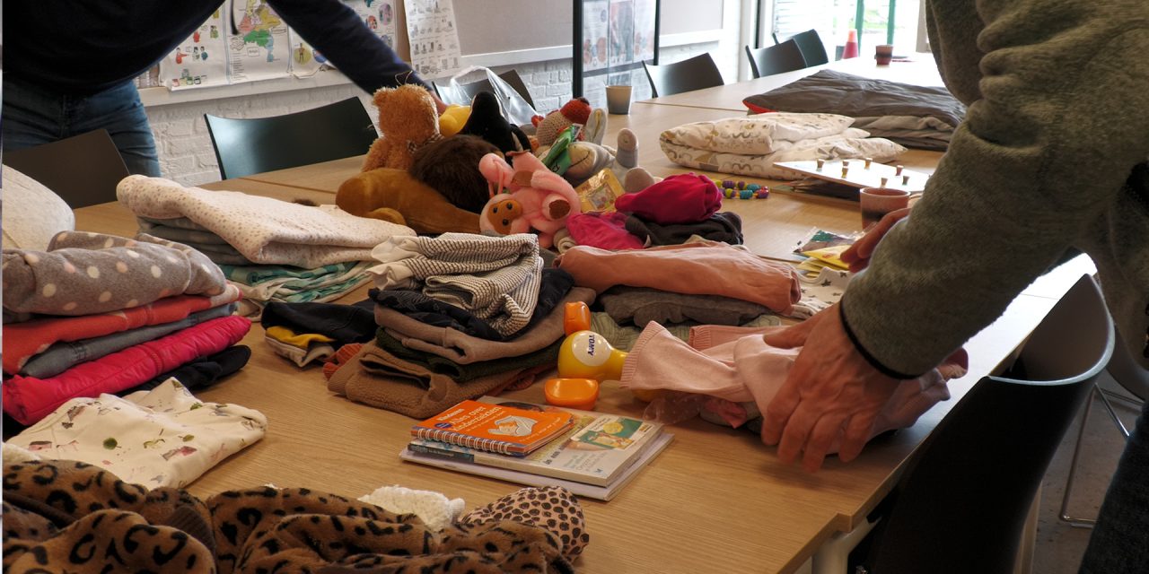 SP zamelt babyspullen in voor gezinnen in armoede 