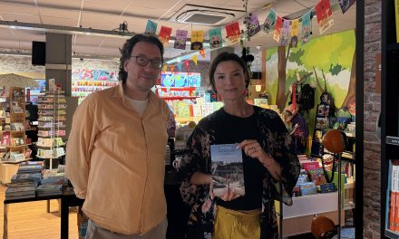 Culemborgers in gesprek over Gaza tijdens boekenbrunch met Anna Krijger