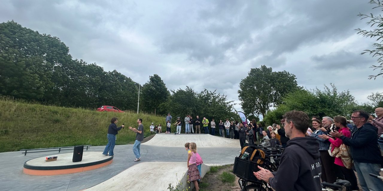 Culemborgse jongeren en initiatiefnemers vieren opening van nieuw skatepark