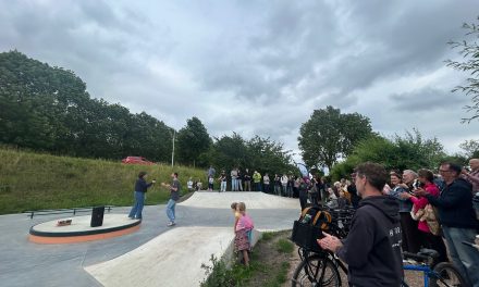 Culemborgse jongeren en initiatiefnemers vieren opening van nieuw skatepark