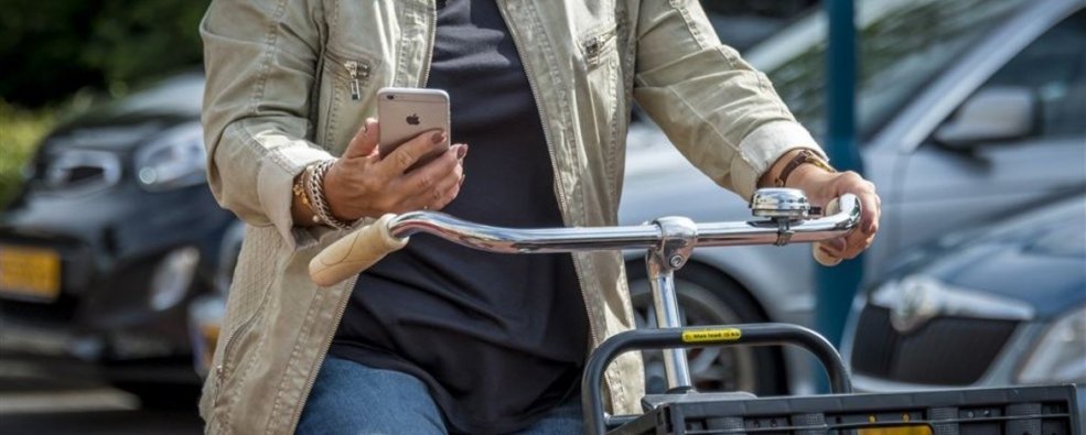 Ondanks boete wordt de telefoon nog veelvoudig gebruikt tijdens een fietsrit