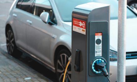 Elektrische auto’s aanschaffen voor minder fijnstof, merk je er zelf iets van?