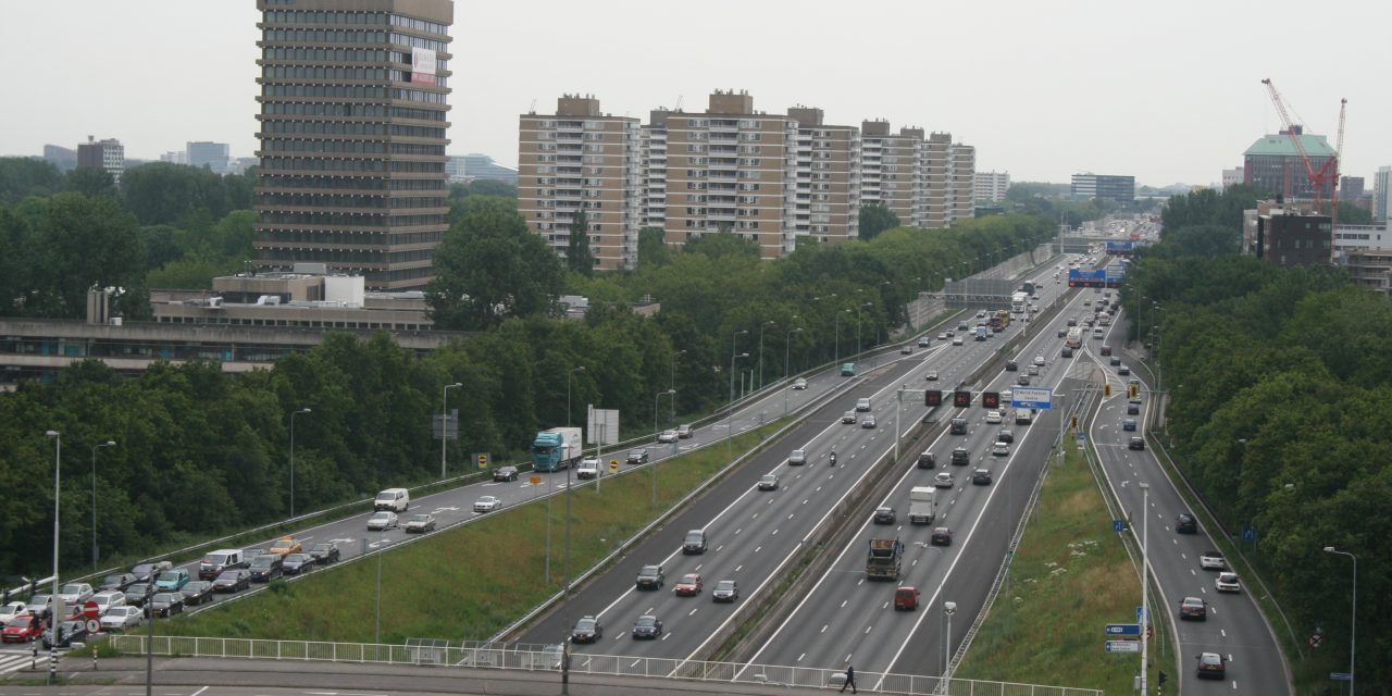 Fijnstof rond scholen A10 boven aangeraden niveaus