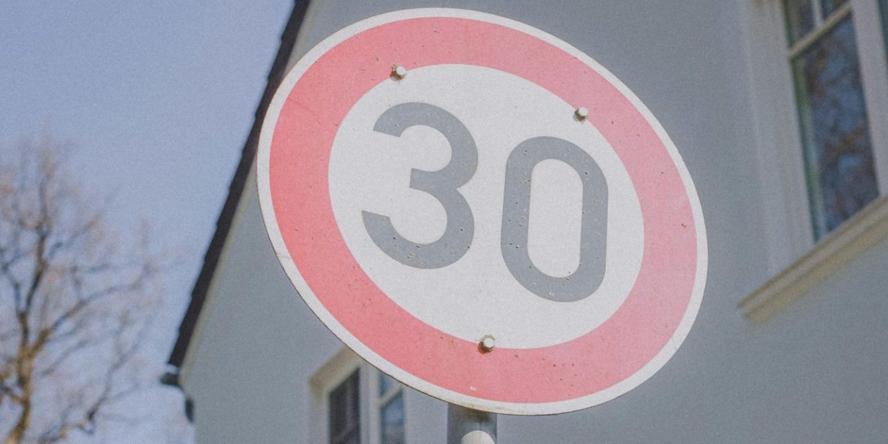 Geen schonere lucht na invoering 30 kilometer per uur op 132 wegen in Haarlem