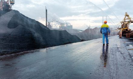 Noordwestenwind blaast fijnstof van Tata Steel richting IJmuiden