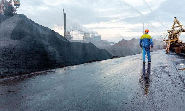 Noordwestenwind blaast fijnstof van Tata Steel richting IJmuiden