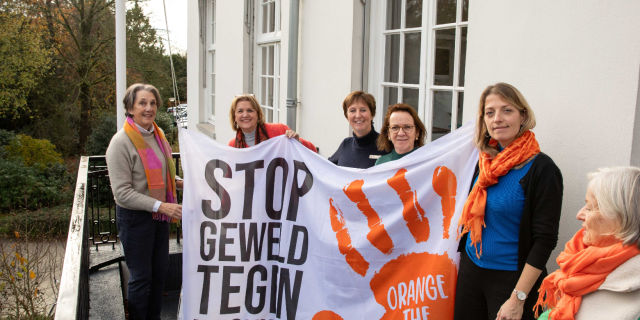 Soroptimistclub hijst vlag op Jagtlust als start van campagne tegen geweld tegen vrouwen