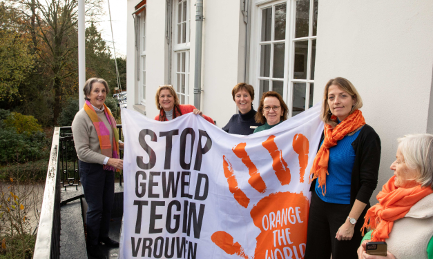 Soroptimistclub hijst vlag op Jagtlust als start van campagne tegen geweld tegen vrouwen