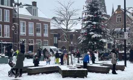 ‘’Er ligt sneeuw, we moeten hier iets mee’’ Nog geen dag later stond het Sneeuwpopfestival er