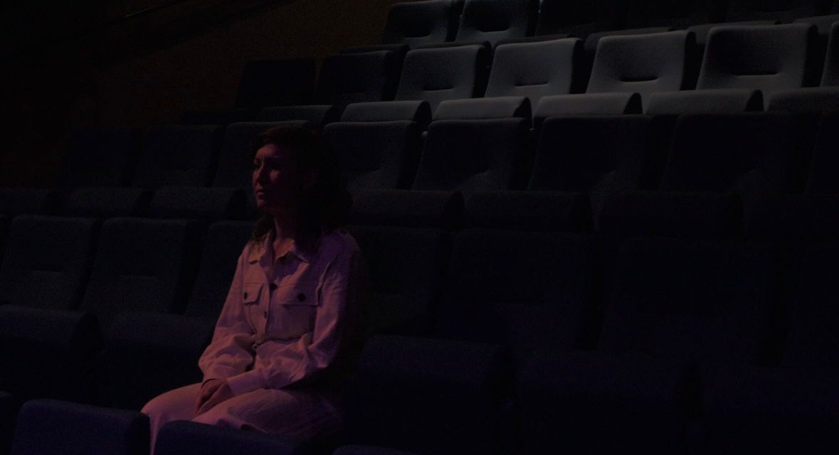 “Another Day In Paradise” opent discussie over intieme terreur en zorgt voor reflecties op eigen situaties