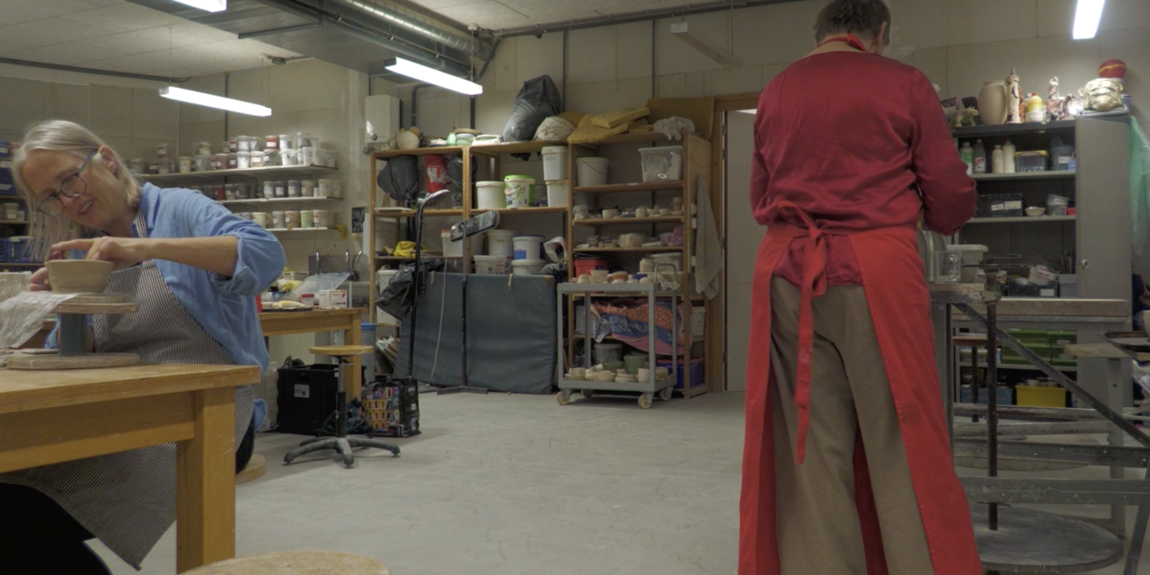 Even ontsnappen aan de drukte; de groei van pottenbakcursussen