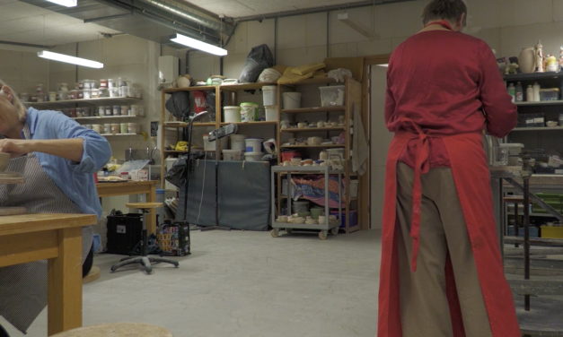 Even ontsnappen aan de drukte; de groei van pottenbakcursussen