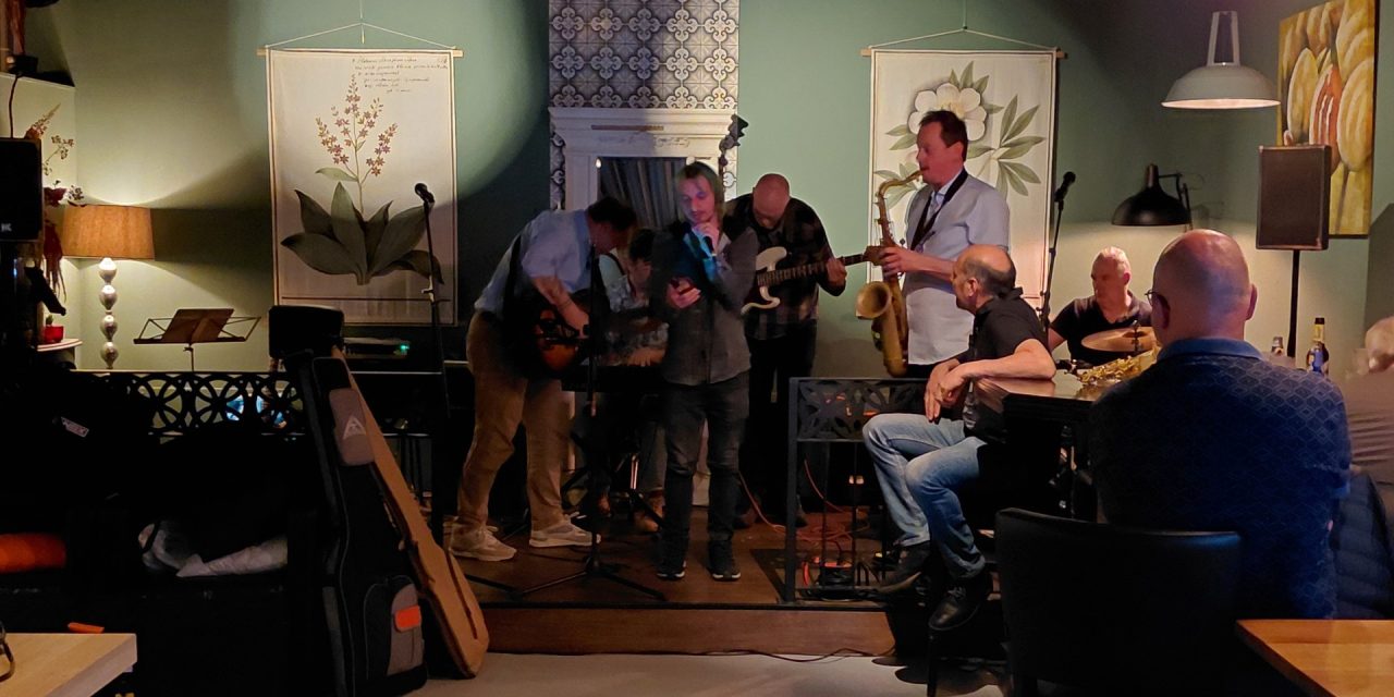 ‘groovejamsession’ in Pomp 41 brengt jonge en oude muzikanten samen