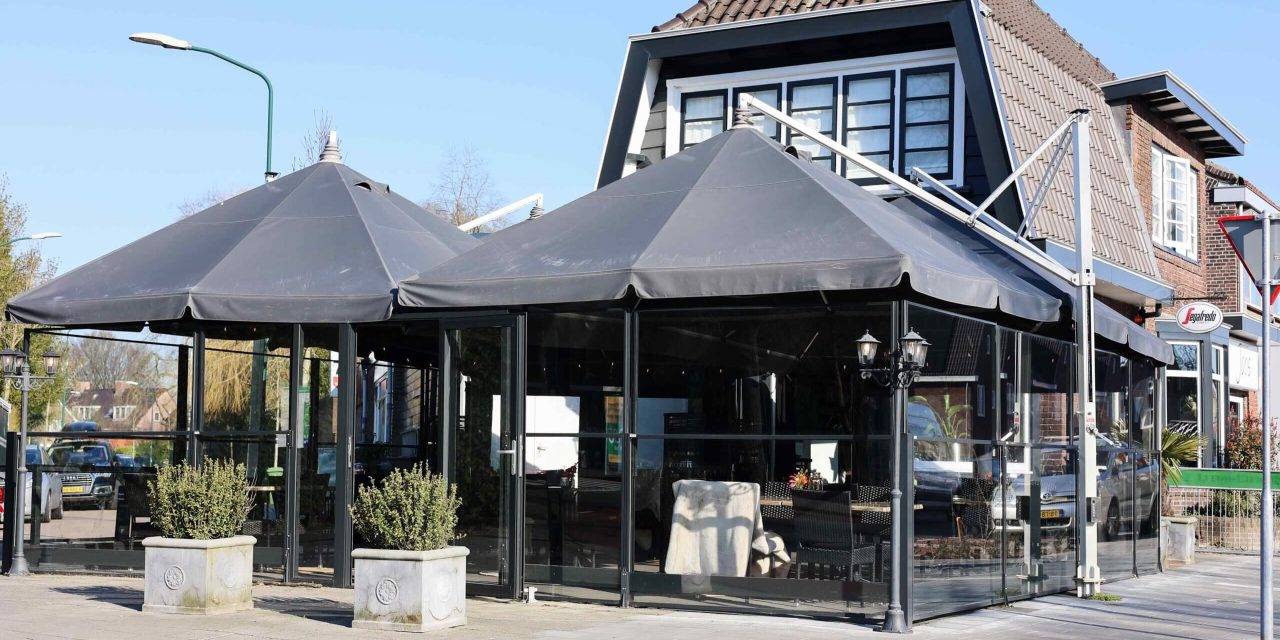 Zonnig weer zorgt voor drukkere terrassen in De Bilt, maar personeelstekort blijft