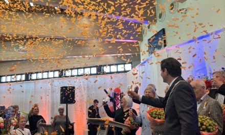 Vrijwilligers uit De Bilt krijgen koninklijke onderscheiding tijdens Lintjesregen