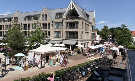 Ibiza-Markt brengt zomerse sfeer naar Vinkenplein in Bilthoven