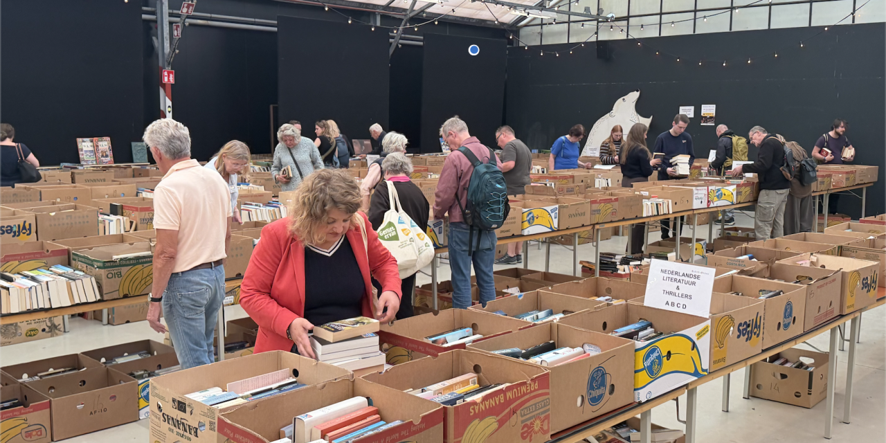 Duizenden boeken krijgen tweede leven op Utrechtse boekenbeurs