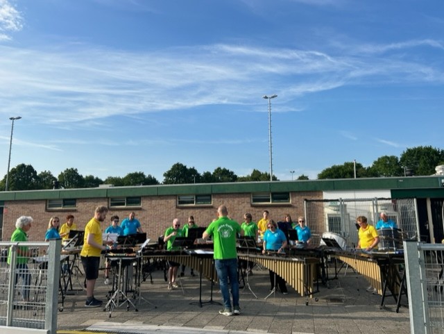 Live muziek zorgt voor extra sfeer tijdens Avondvierdaagse in De Bilt