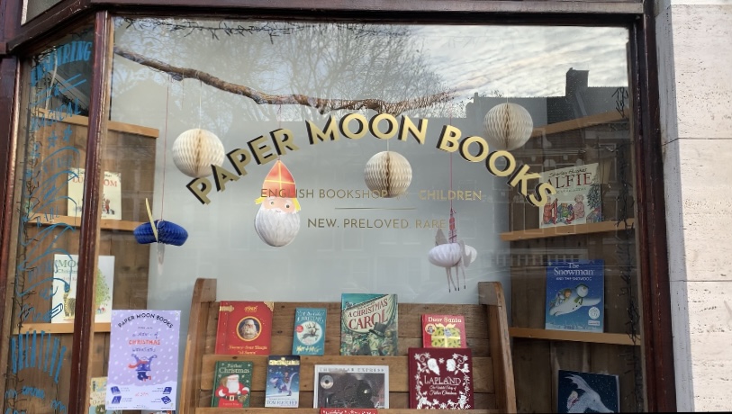 Engelse kinderboekenwinkel Paper Moon Books viert haar eerste Sinterklaas