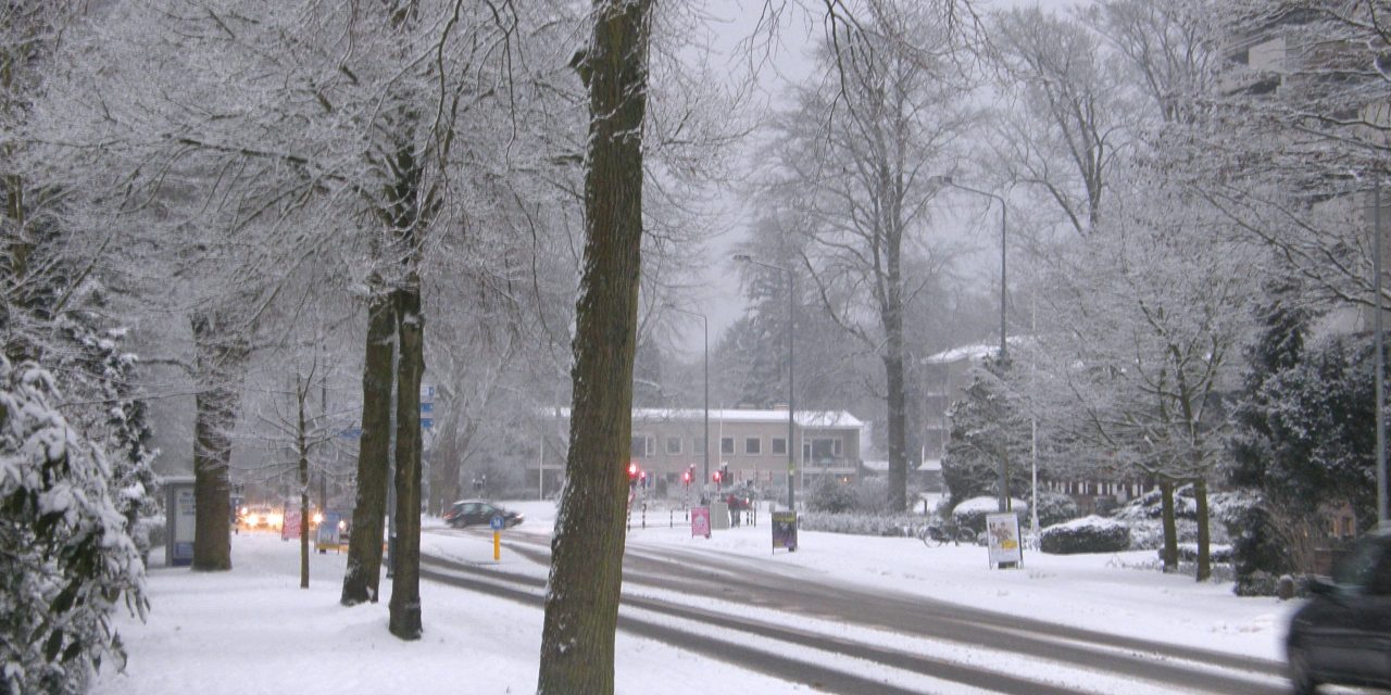 Het sneeuwt volop in Hilversum maar meningen zijn verdeeld