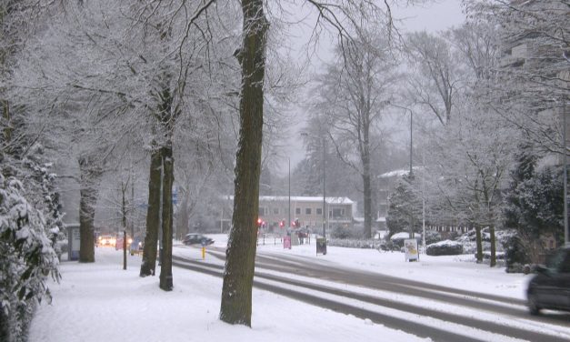 Het sneeuwt volop in Hilversum maar meningen zijn verdeeld