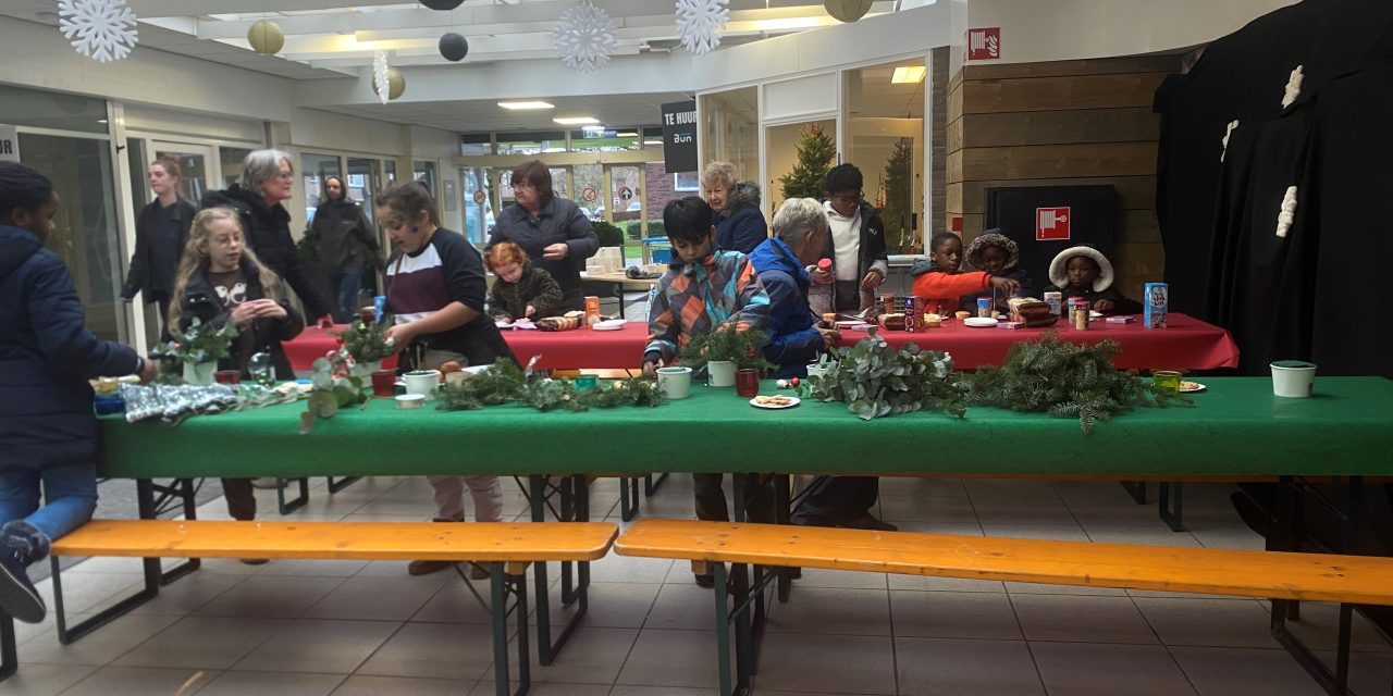 Creatieve kerstmiddag voor kinderen in winkelcentrum Riebeeck