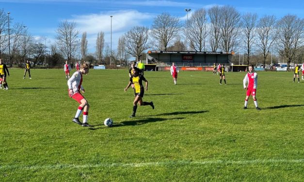 Vrouwenvoetbal in Hilversum: SC ’t Gooi leidt de weg