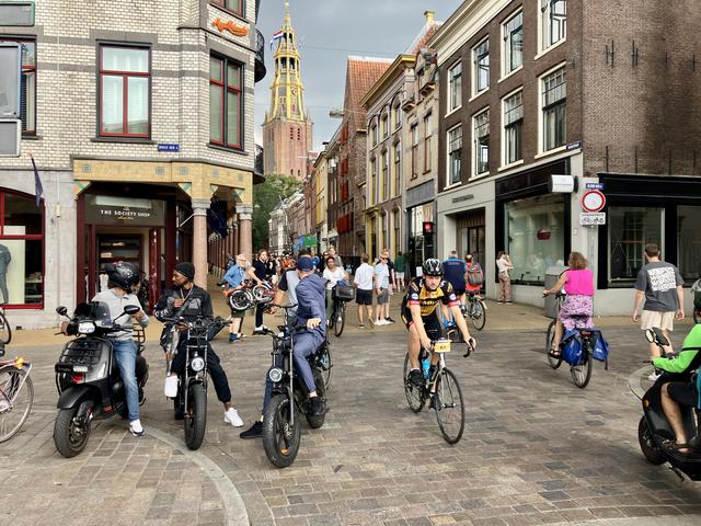 Hilversumse fatbikemedewerker vindt dat handhaving en politie te weinig optreedt