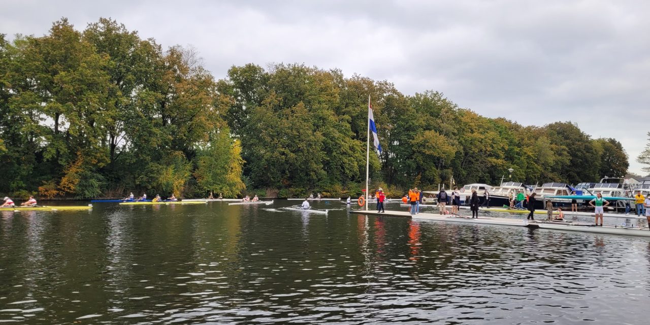 Tromp Boat Races in volle gang