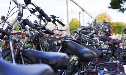 Hilversum pakt weesfietsen probleem definitief aan met nieuwe stallingen