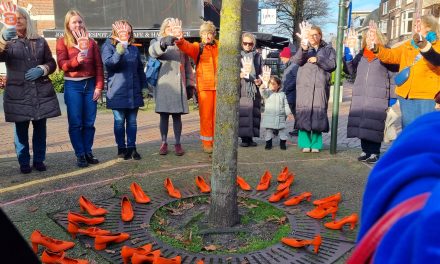 Soroptimistclub Hilversum kleurt de Kerkbrink oranje: “Ook in Nederland komen vrouwen om het leven door geweld”