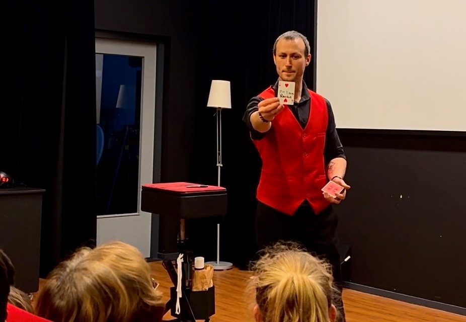 Mojo Magic in bibliotheek Hilversum: magie blijft betoveren