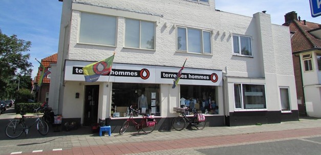 Kringloopwinkel Terre des Hommes verkoopt ‘hoop’ per kledingstuk