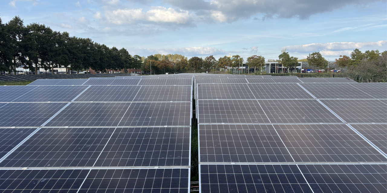 Zonnepark op vliegveld Hilversum een stap dichterbij: het college wil vergunning verlenen