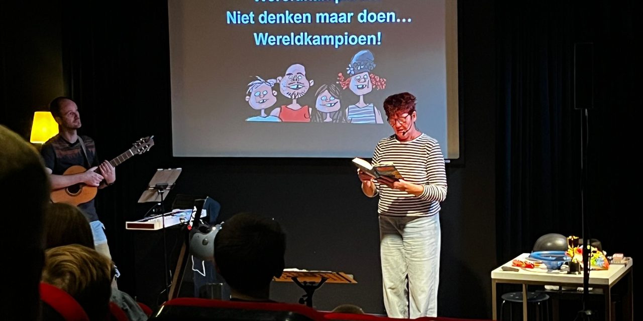 Tosca Menten brengt haar nieuwste held, Turbo Teun, samen met Mirek Walton tot leven in bibliotheek Hilversum