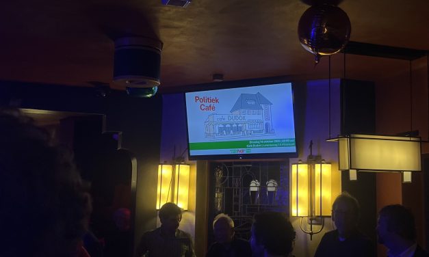 Politiek Café in Hilversum brengt burgers en experts samen