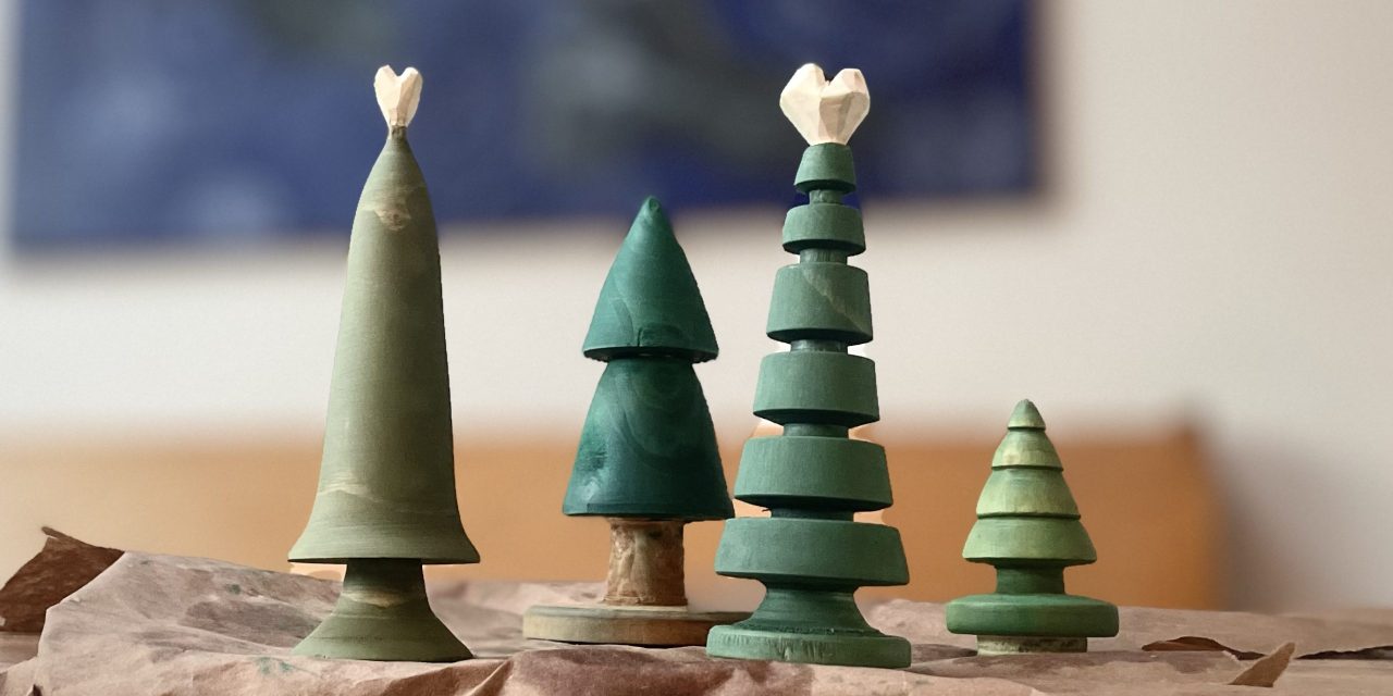 Janneke Boos maakt kerstbomen met een verhaal