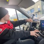 Ook in de sneeuw blijft Rouen (20) pakketten bezorgen