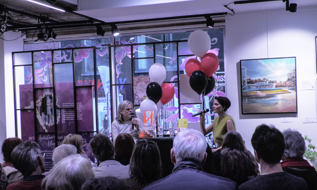 Lezing van Rob van Essen zorgt voor een grote opkomst tijdens de Boekenweek