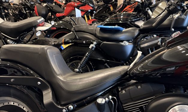 Start motorseizoen leidt tot drukte bij motordealers